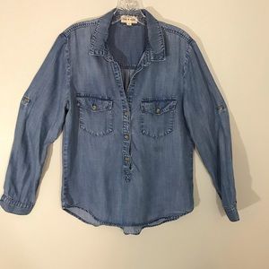 Cloth & Stone jean shirt. Sz M.